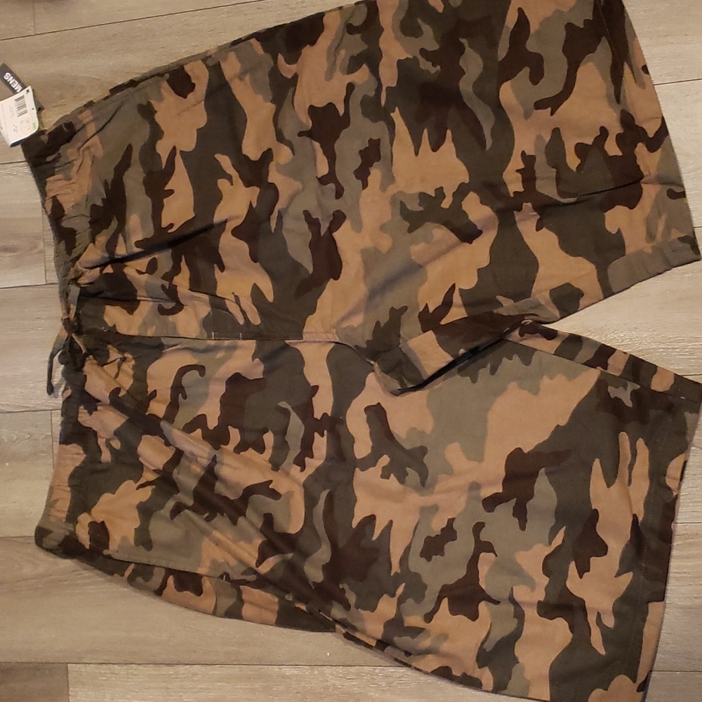 Joe Boxer camo flannel lounge shorts.